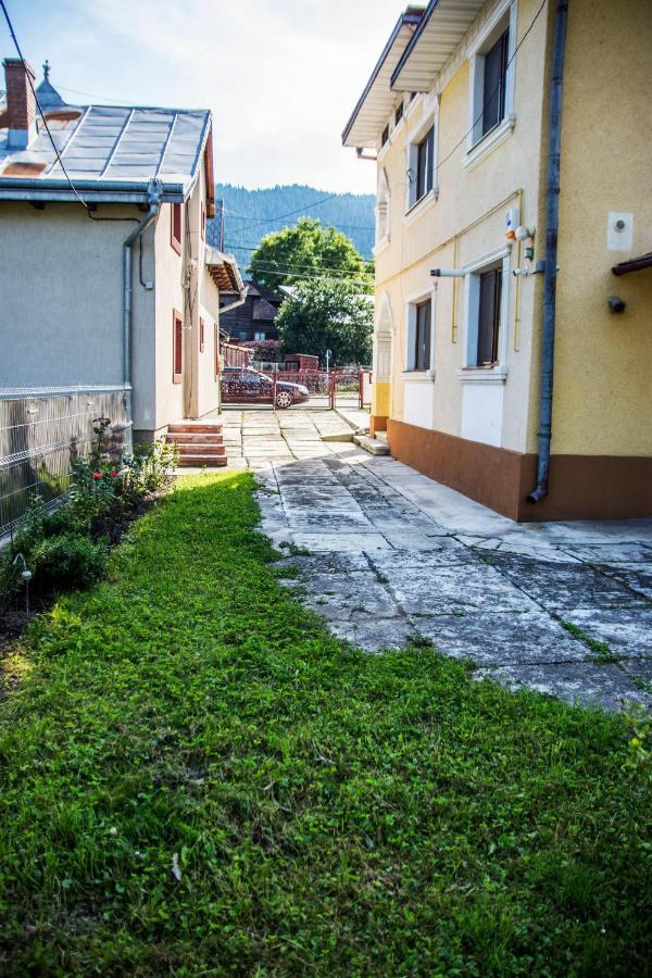 Casa Comfort Câmpulung Moldovenesc Eksteriør bilde